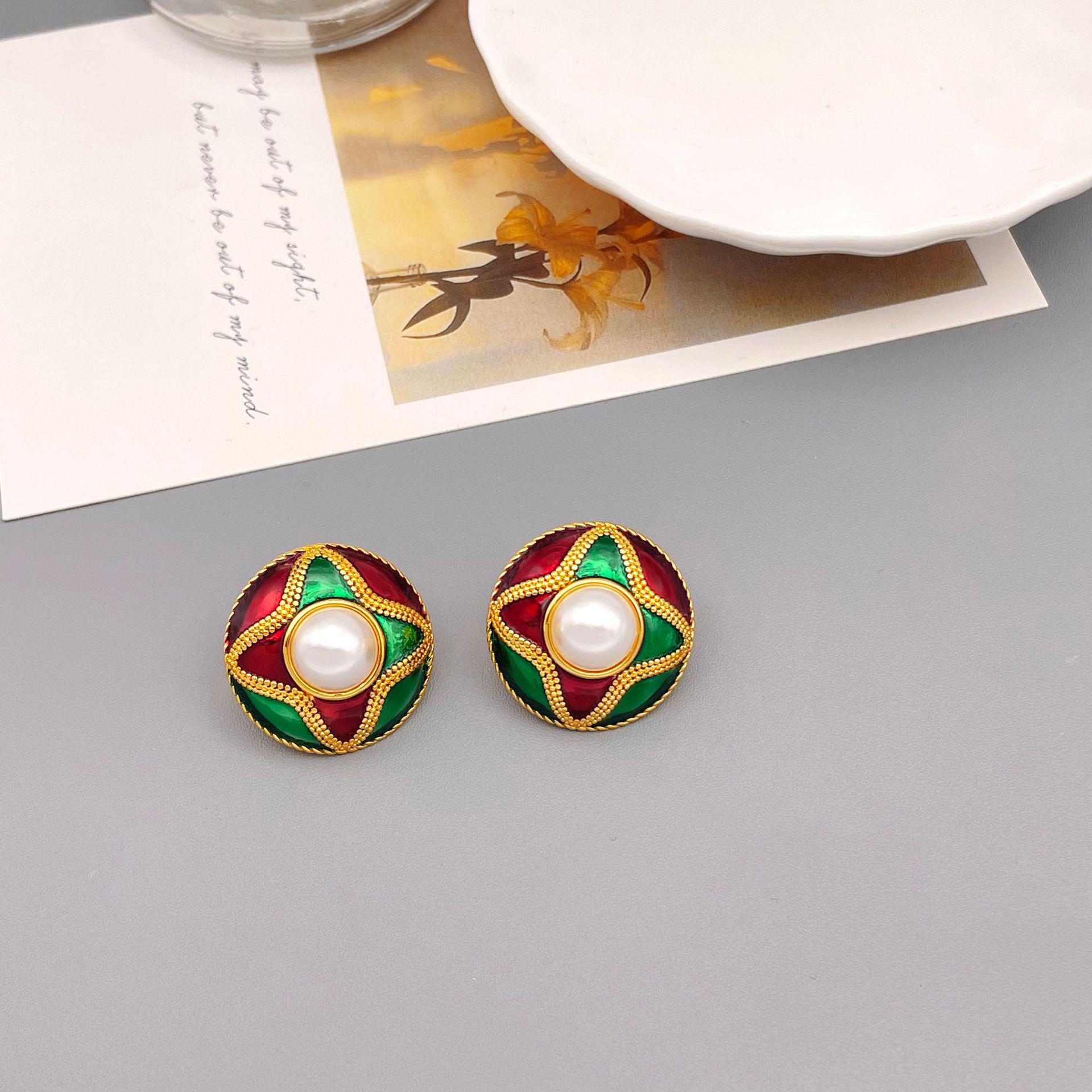 

Retro Colorful Enamel Pearl Ear Clips: 18k Gold-Plated Brass Fashion Earrings