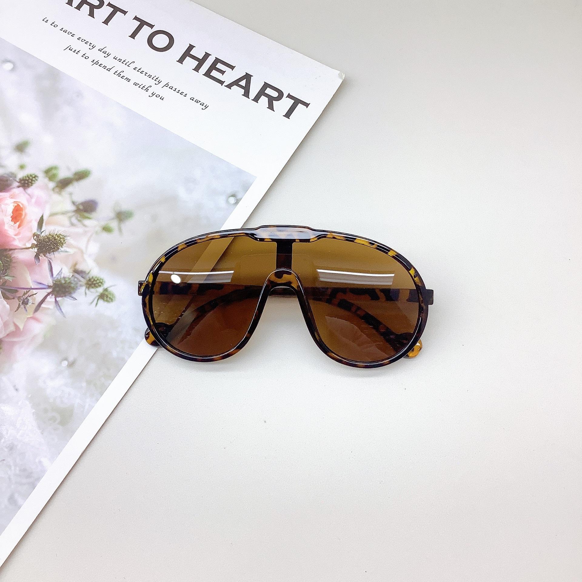 

Ретро спортивные детские солнцезащитные очки, защита глаз, солнцезащитный козырек, вогнутая форма, солнцезащитные очки для мальчиков, велосипедные очки с защитой от ультрафиолета Tide