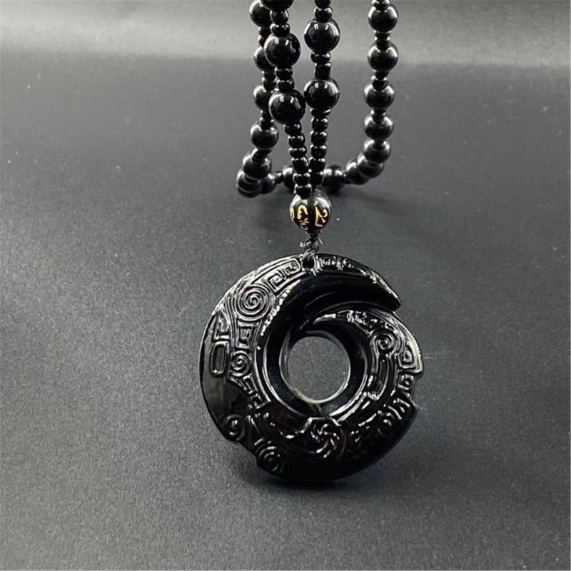 Delicata collana con ciondolo in ossidiana, gioiello da collo alla moda, girocollo, ornamento per l'uso quotidiano, appuntamenti e feste.