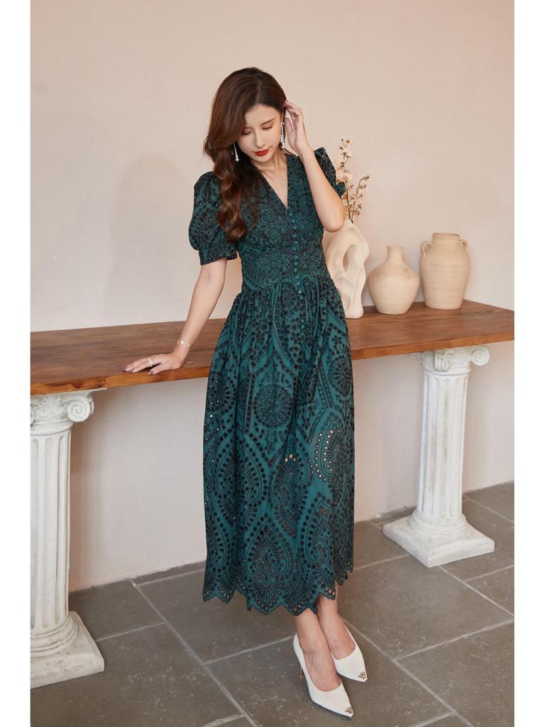 2025 V-Neck French Retro Summer Dress - Slimming A-Line Puff Sleeve Princess Style