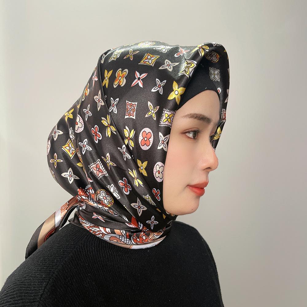 Høykvalitets luksuriøst silkeskjerf pannebånd Skjerf Halsskjerf For kvinner Kjede Silkeskjerf Dekorativt sjal for kvinner