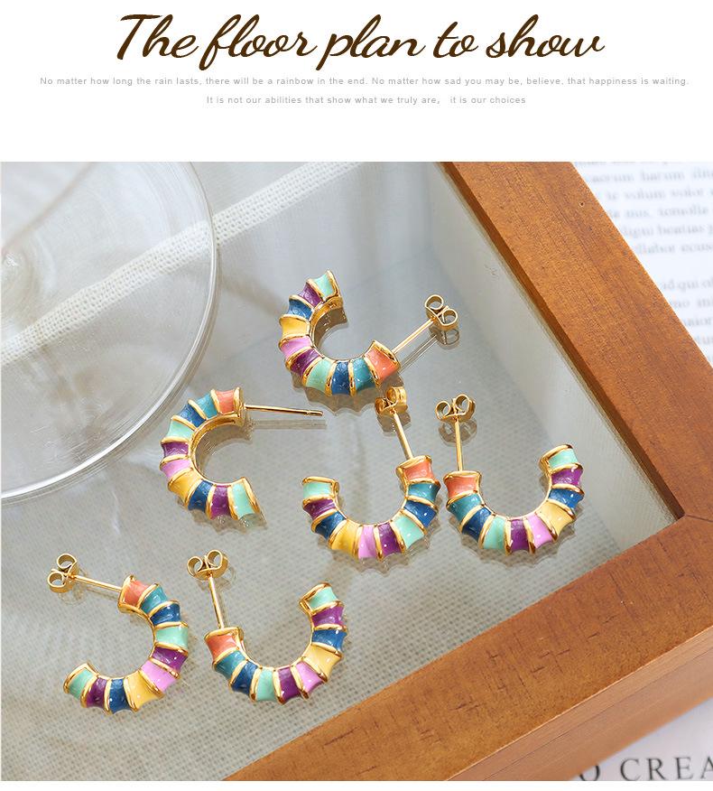 Retro French Minimalist Colorful C-Shaped Knuckle Earrings - Titanium Steel for Women