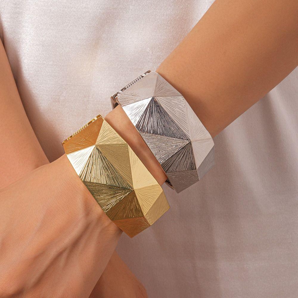 Metal Spring Bangles Europe American Style Exaggerated Bracelet Unique Wide Open Bangle  Decoration