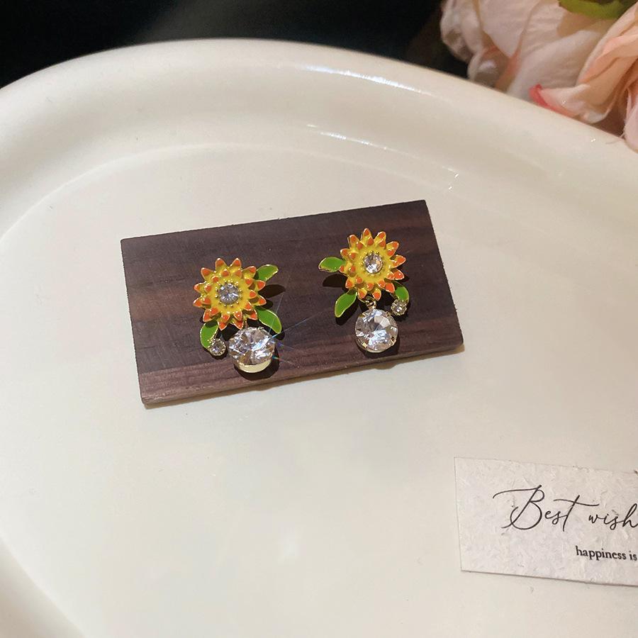 

Серьги-гвоздики с бриллиантами, капающим маслом, в виде цветка, легкая роскошь, нишевые, высококлассные, универсальные, темпераментные, модные серьги для женщин