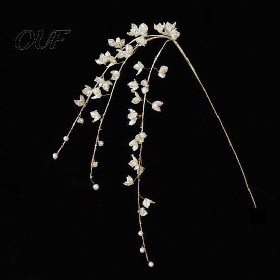 Winter Themed Centerpieces Faux Crystal Christmas Tree Picks, Acrylic White Glitter Sprays for Holiday Decor And Elegant Party Decorations Wreath