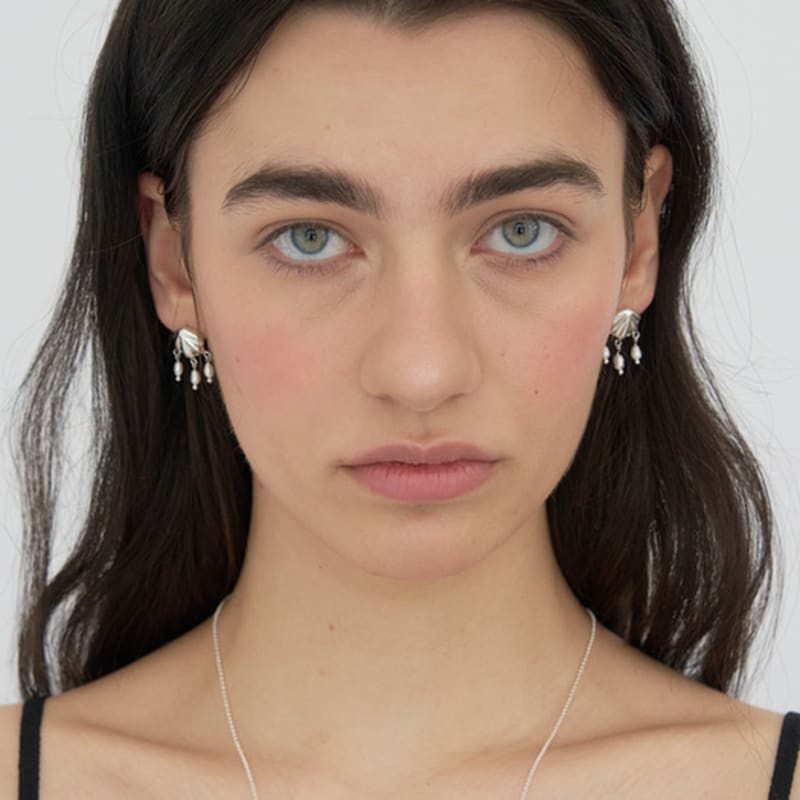 STILL INSTANT Concha Pearl Drop Earring