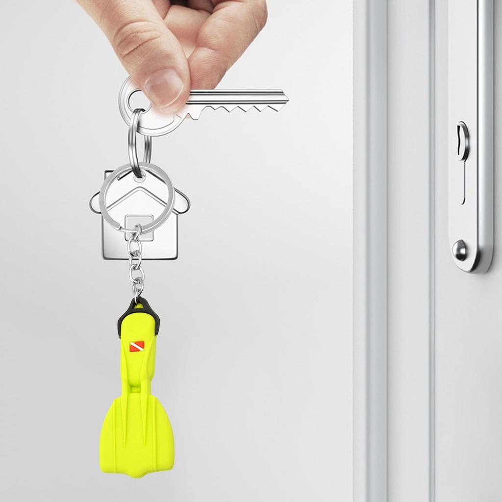 Stylish Silicone Scuba Diver Keychain Elegant Dive Fin Keychain Accessory Flipper Keyrings Bag Decoration for Divers