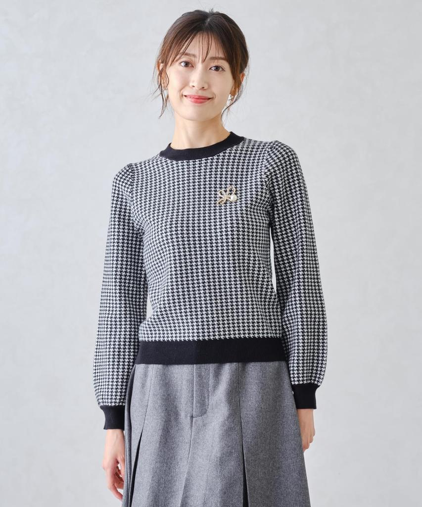 Mishmash Feminine Knit Sweater with Long Sleeves and Simple Houndstooth Women's Brooch, Pattern, Black/White
