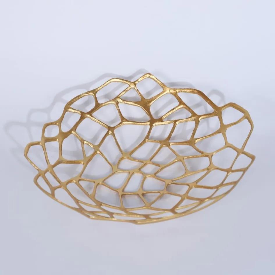 Metal Perforated Fruit Plate Tray Desktop Storage Container Geometric Golden Snack Plate Home Decoration Accessories