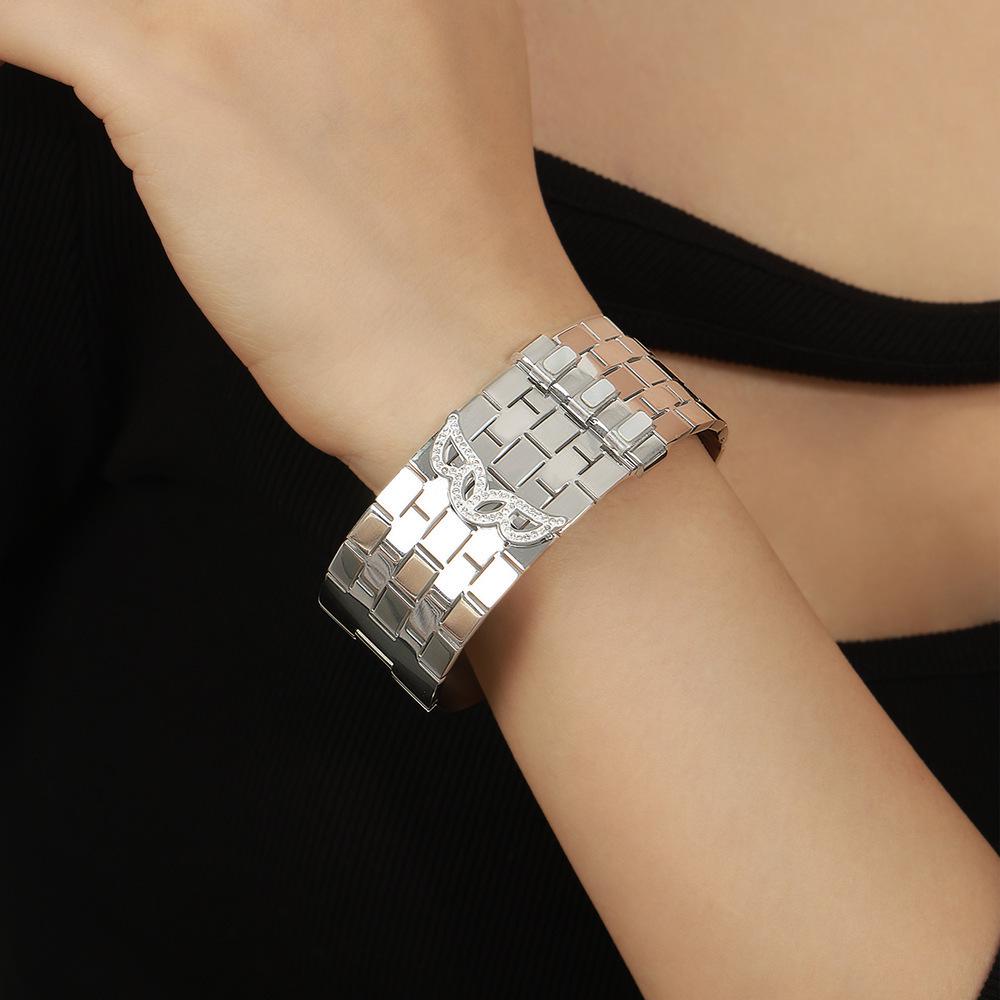 18K Gold Plated Honeycomb Pattern Stainless Steel Wide Bracelet with Zirconia Inlaid - European & American Fashion.