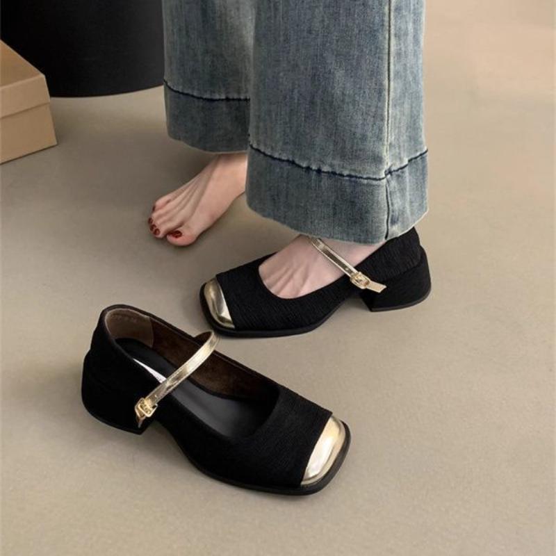 Fashion 2024 New Fashionable Metal Round Head Women's Shoes Retro Small Fragrant Style Thick Heel Mary Jane Single Shoes