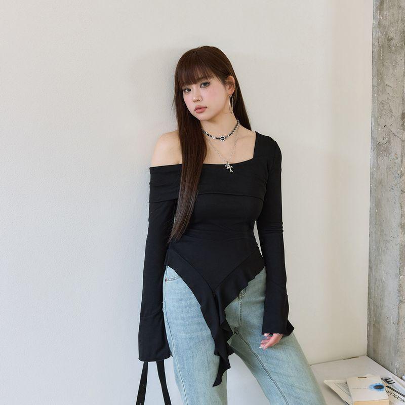 

Cool and Elegant Style Plus-Size Women s Clothing for Slightly Chubby Figures, Slimming Set with a Unique and Stylish Top and Flared Denim Pants Top L