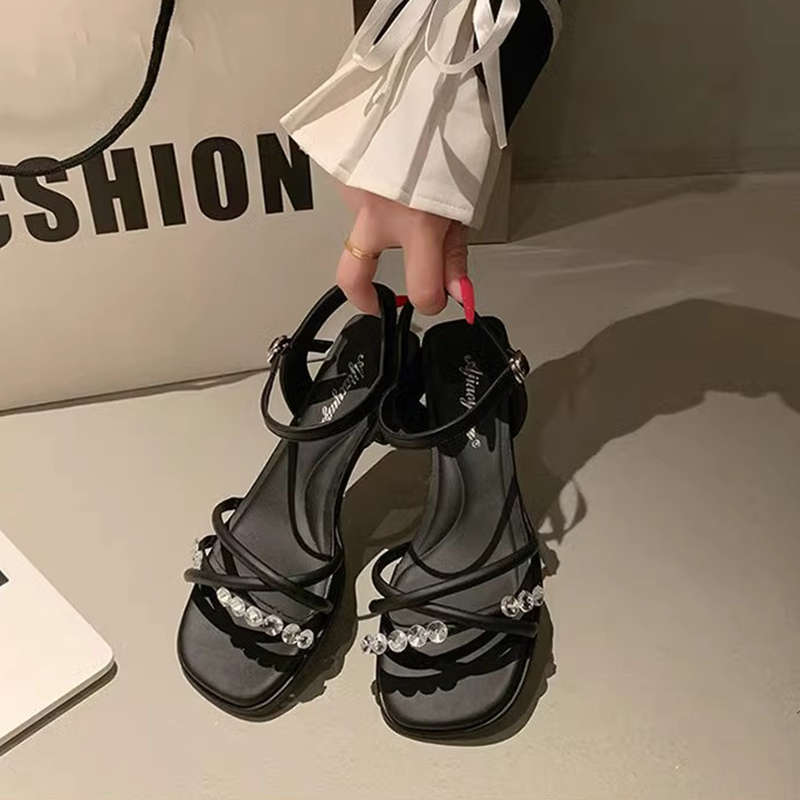 Beautiful high heels thick heel versatile fairy wind beach shoes female 2025 summer new French rhinestone open-toed sandals
