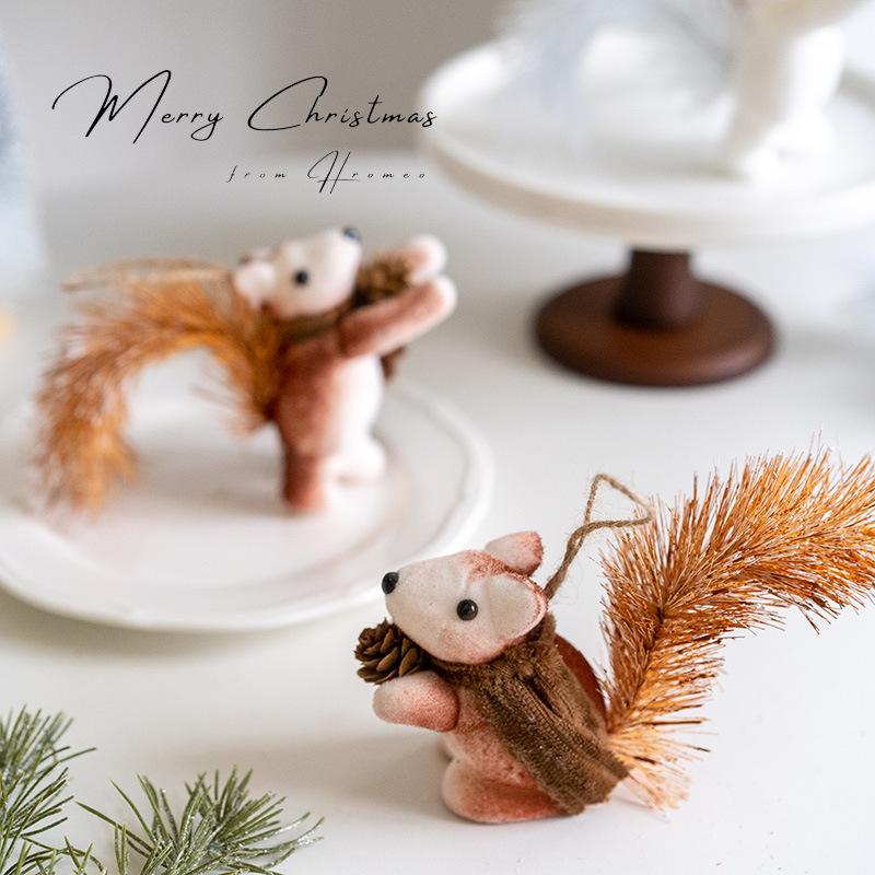 Foam Squirrel Figurine Christmas Tree Simulated Squirrel Pendant Decor White Brown Squirrel for Kid Cute Hanging Xmas Gift Decor