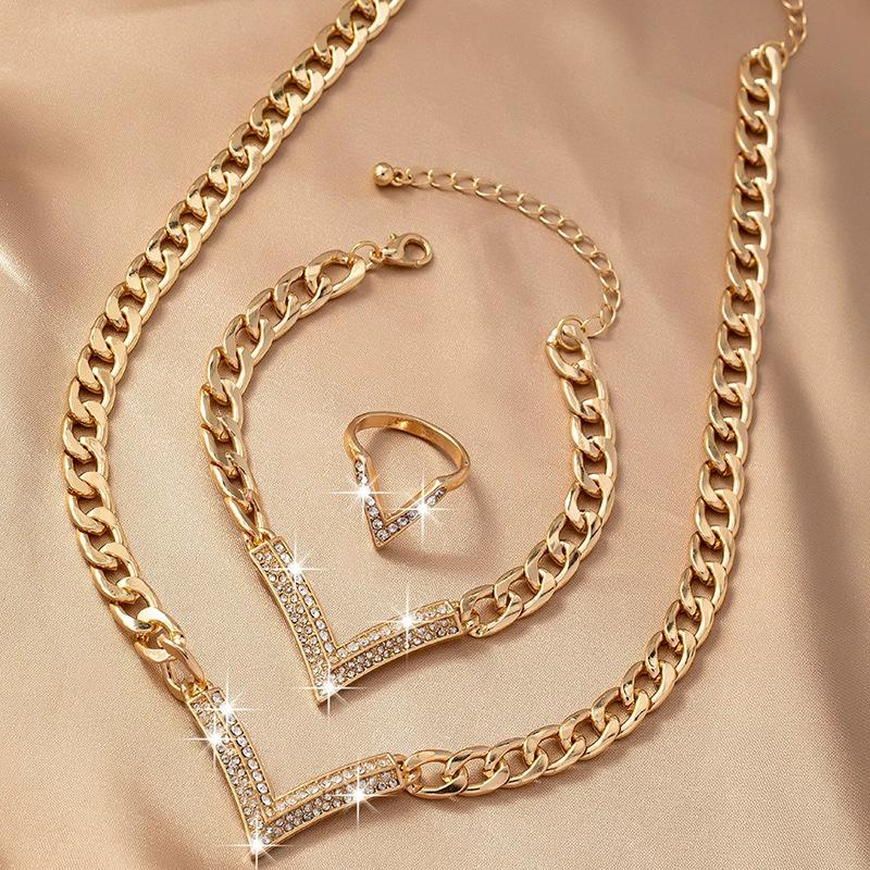

Дизайн личности Геометрическое V-образное колье Браслет Кольцо Набор Женственность Бриллиант Цепочка на ключицу