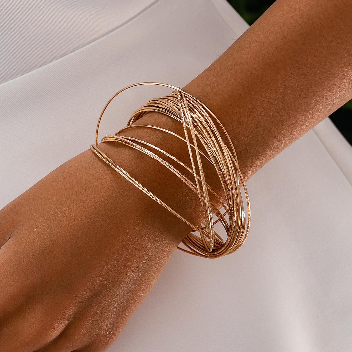 

Women s Bracelet, Multi-Layer Geometric Simple Fashion Bracelet, Suitable for Daily Wear and Vacation Wear