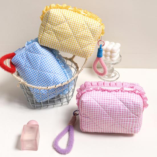 Cosmetic Bag with Contrast Color Bracelet Embellishment Ruffle Decoration Makeup Organizer Plaid Quilting Design Makeup Bag
