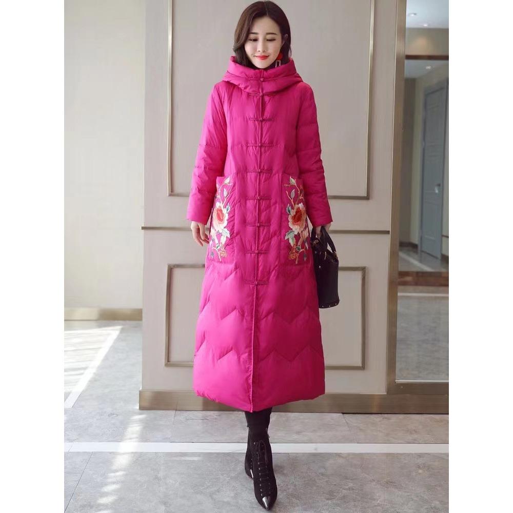clothes women's medium and long models, new embroidered knee-padded jackets, Chinese cotton-padded clothes, thickened winter clothes.