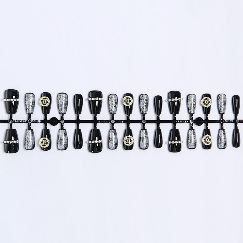 Chic Y2K Style Press-on Nails: Sweet, Cool Handmade Stickers for a Hot Girl Look