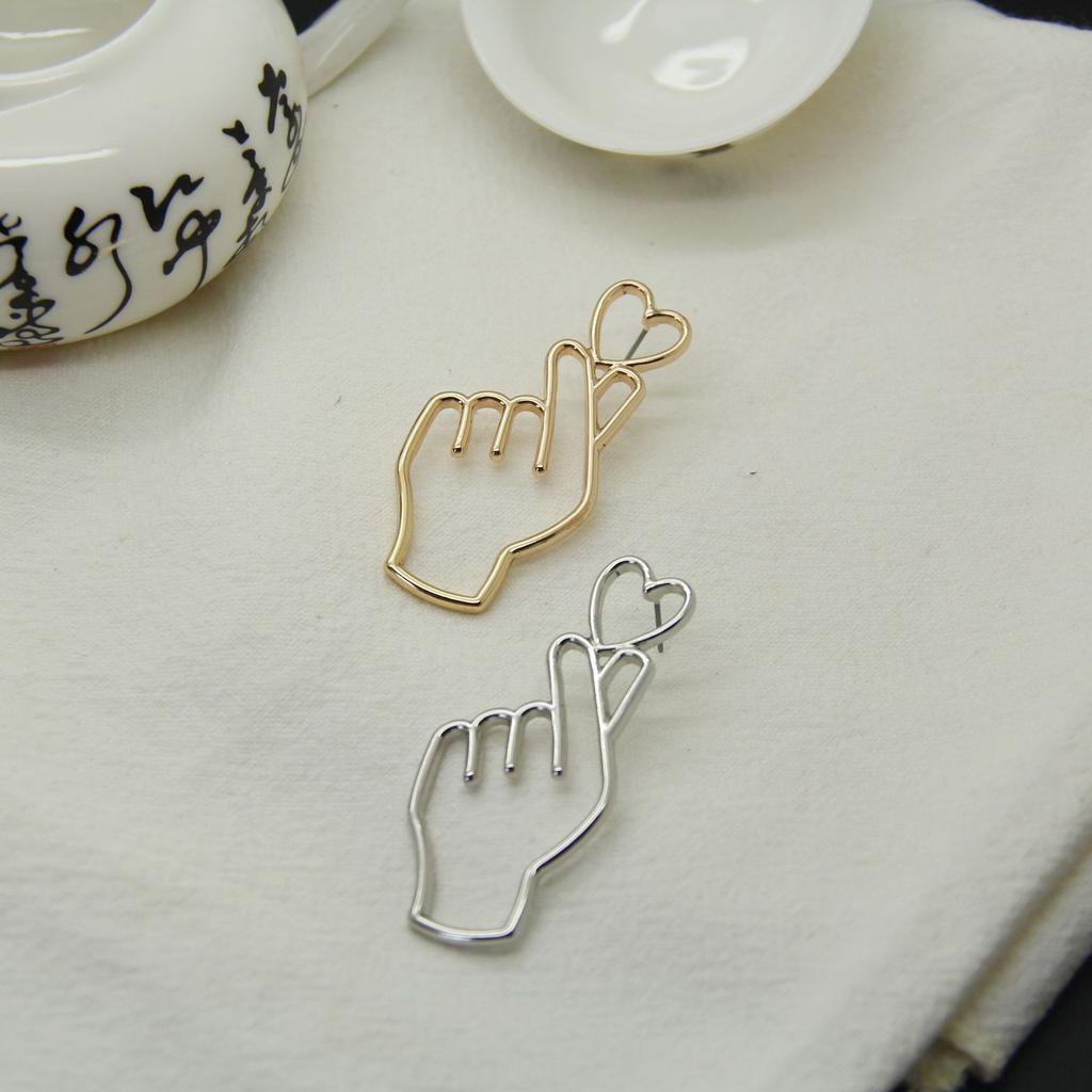 Cute Statement Heart Drop Earrings for Women Vintage Golden Silver Hollow Love Hand Charms Dangle Earrings Jewelry
