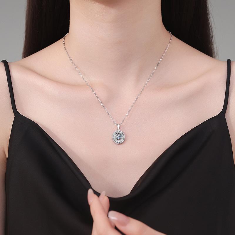 New S925 Silver Oval Inlaid Women's Pendant, Niche Fashion, Exquisite, High-quality Wedding Jewelry