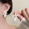 Super fairy French three-dimensional flower circle earrings women's new pearl earrings retro niche design stud earrings