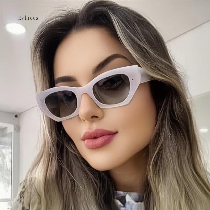 Vintage Small Rivet Cat Eye Sunglasses Women Fashion  Luxury Designer Polygon Cat-eye Sun Glasses UV400