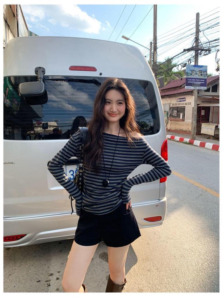 Women's Gray Striped One-Shoulder Long-Sleeve T-Shirt - Slimming Waist, Comfortable, Casual, Versatile - New for Early Autumn 2026