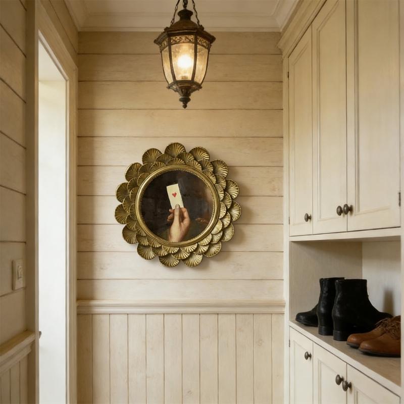 Traditional Wall Hanging Frame Resin Construction Decorative Gallery Wall Decors for Living Room Service Beauty Charm