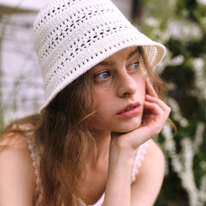 JUDY AND PAUL Knit Round Punching Bucket Hat