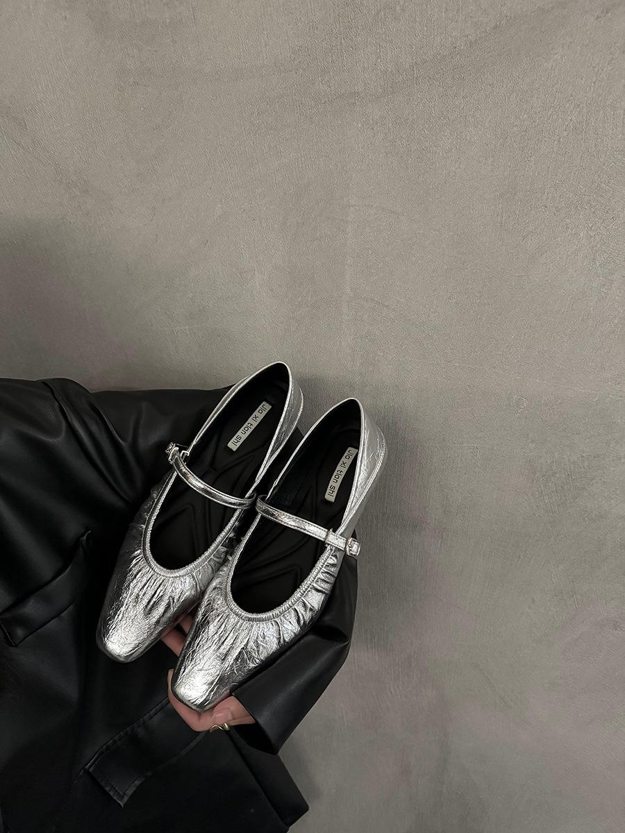

Flat-bottomed silver French spring and autumn niche single shoes women s 2025 new popular skirt Mary Jane evening shoes 40