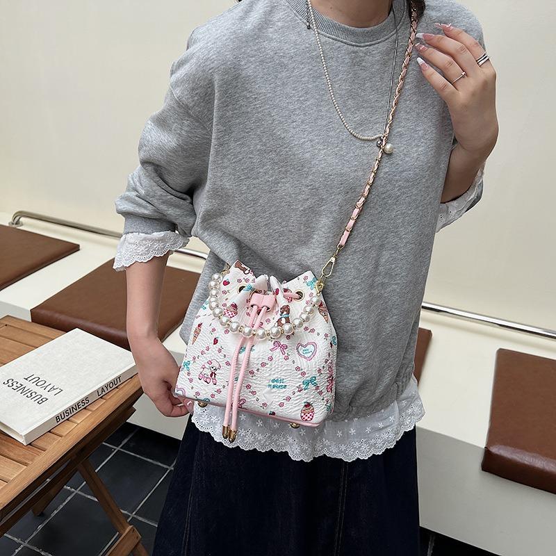Niche Bag Women's New Trendy Fashion Versatile Shoulder Messenger Bag Cute Chain Bucket Bag