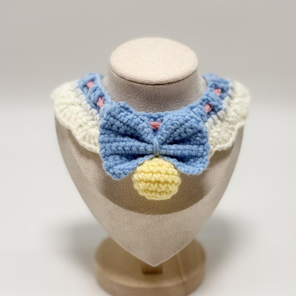 Handmade knitted bibs and neckerchiefs for pets, featuring a cute princess style, perfect for dogs and cats, and can also be used as decorative