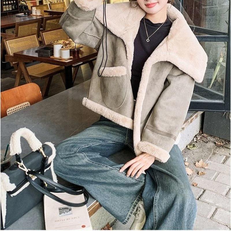Short Fur Integrated Lamb Wool Jacket 2024 New Winter Thickened Small Locomotive Fur Jacket Integrated