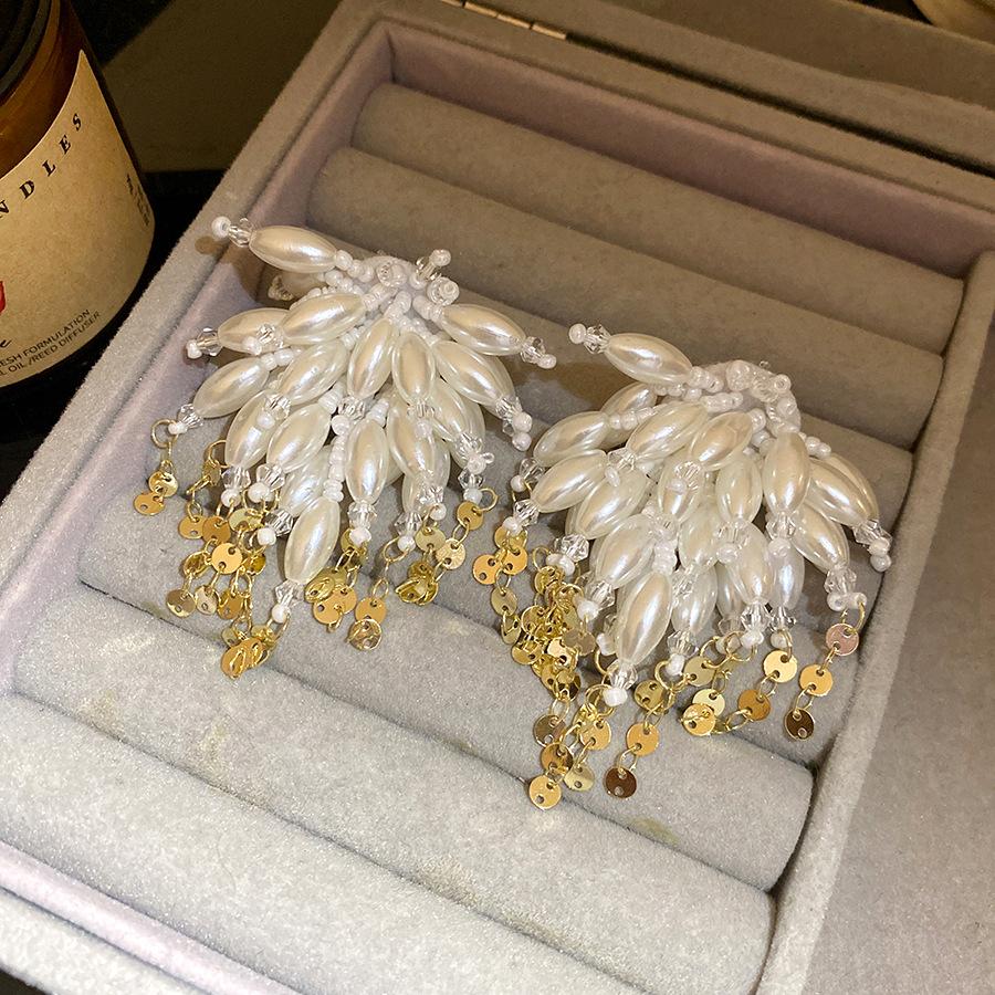 

Silver needle pearl glass fringed earrings light luxury high-end sense simple fashion stud earrings personalized design earrings