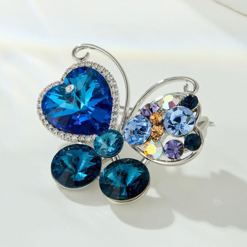 

Легкая роскошная высококачественная брошь в виде бабочки из кристаллов, женская милая и симпатичная брошь в виде насекомого, модная изысканная булавка на осень и зиму