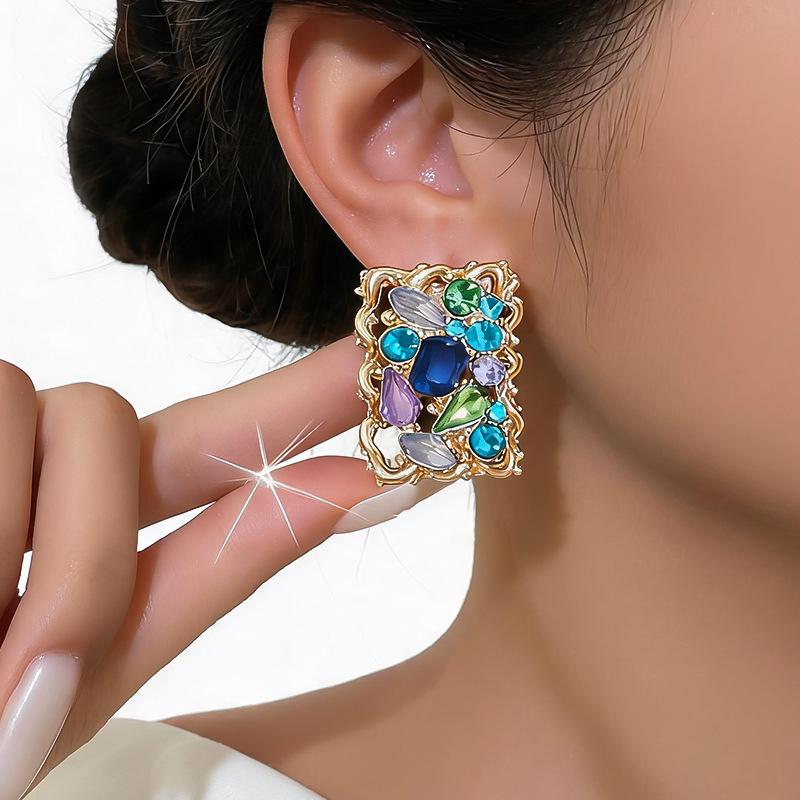 Silver Needle Luxury Rhinestone Water Drop Earrings: Exquisite Retro Style for Women