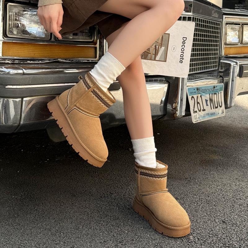 Leather wool snow boots women's autumn and winter piled thickened warm cotton shoes non-slip thick-soled cotton boots