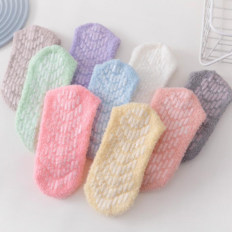 5/10 Paia Calzini Casual Autunnali Invernali Ispessiti Caldi in Pile Corallo per Donna Colore Unito Antiscivolo Senza Perdita di Pelo Calzini da Casa Casual a Mezza Gamba da Donna