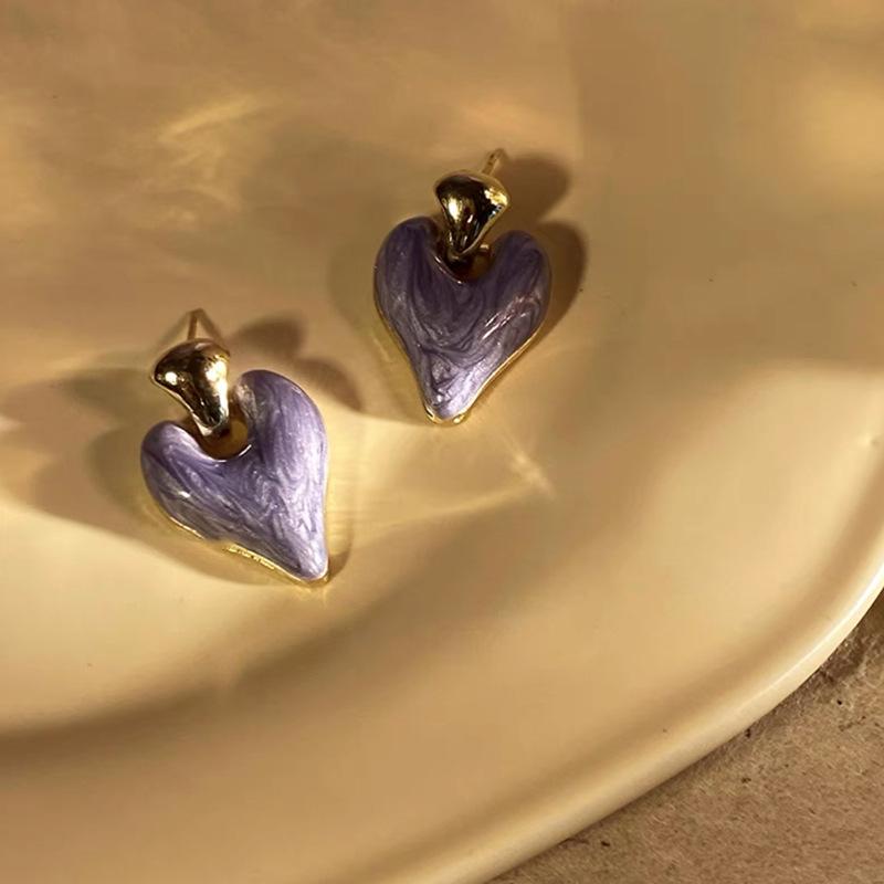 

Романтические серьги-сердечки с подтеками глазури: Женские пусеты высокого класса, тренд 2024 года