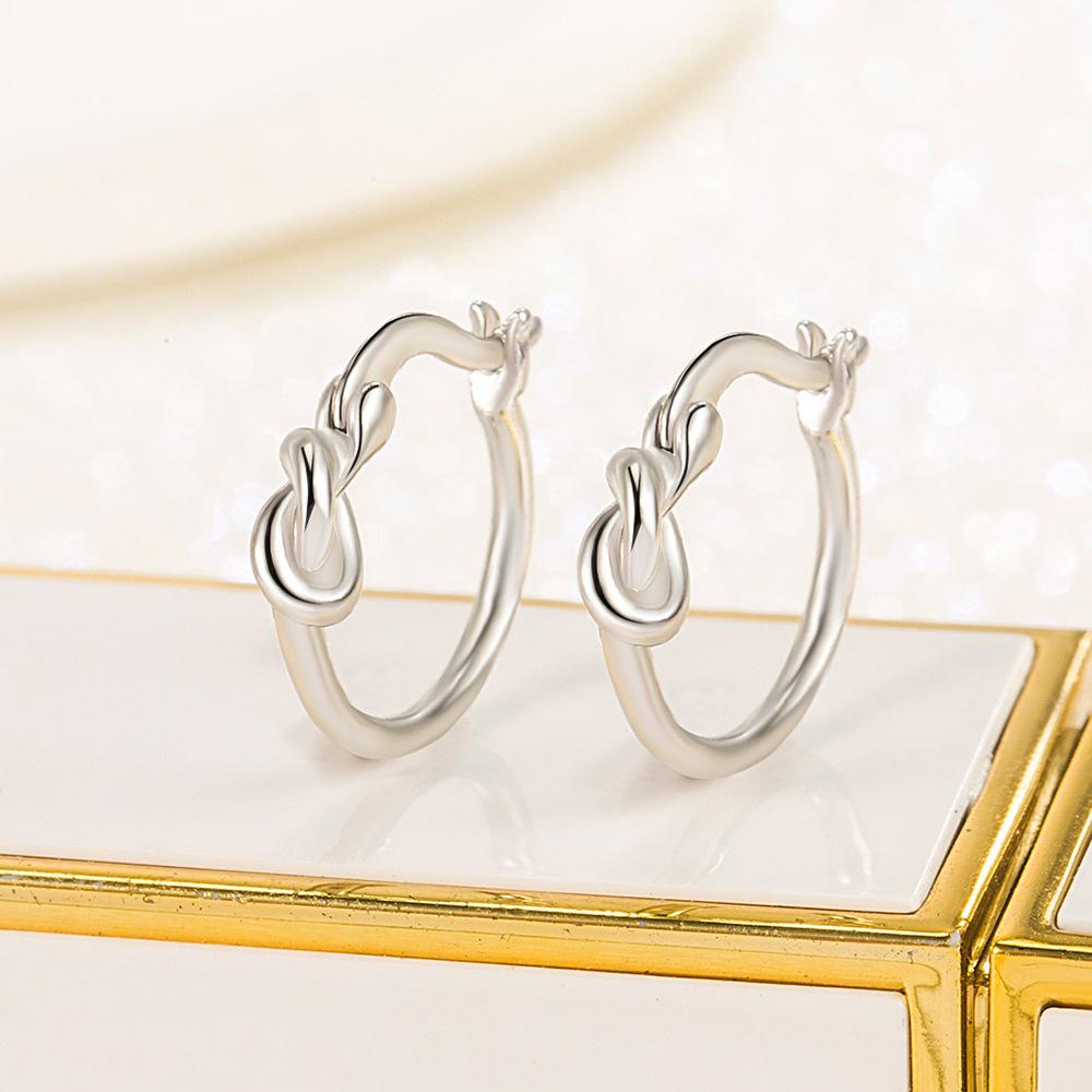 

Французская простота Простой браслет Геометрическая клипса для ушей Женское кольцо Полая веревка Завязанные изящные серьги Милые круглые серьги-кольца