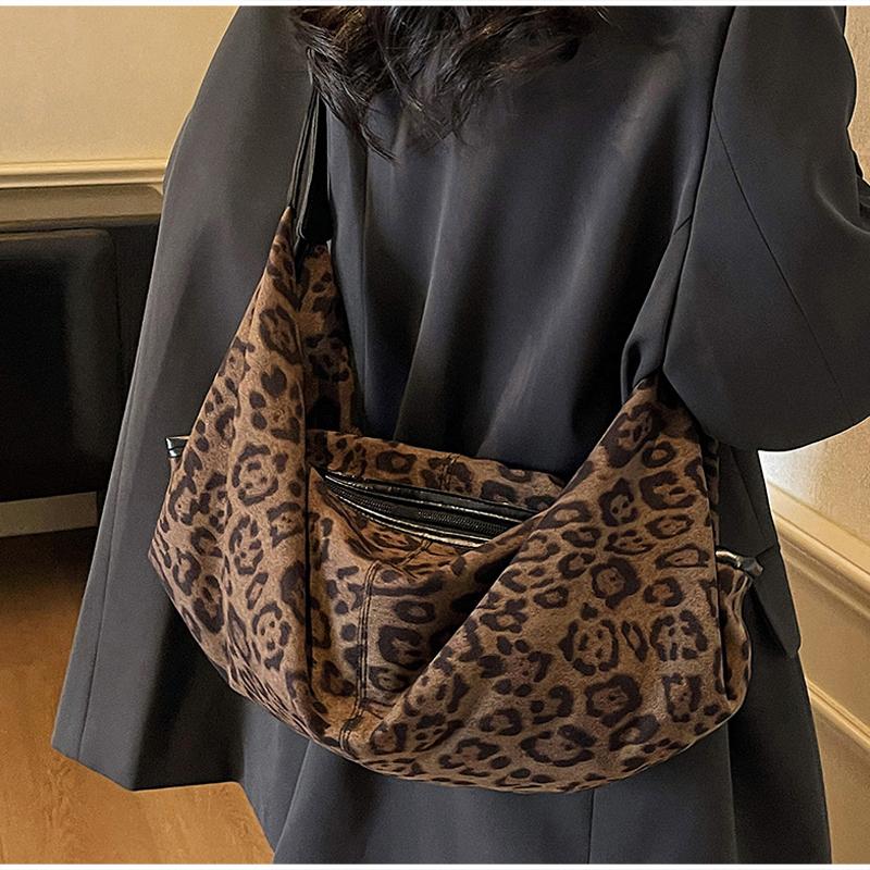 Leopard Print Suede Shoulder Bag Women's Large Capacity Sailboat Shaped Handbag Retro Double Shoulder Strap Zipper Crossbody Bag