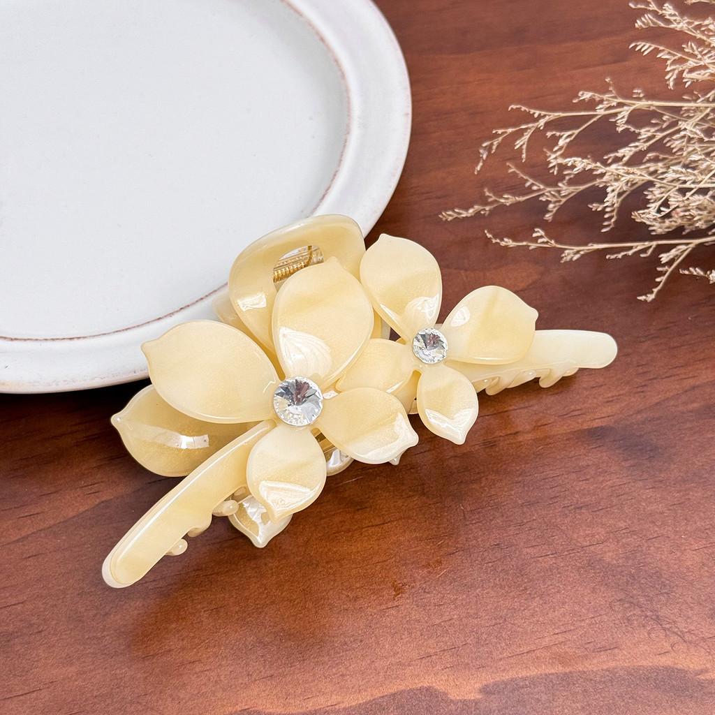 Elegant Oversized Floral Acetate Hair Claw Clip For Sophisticated Women In Spring 2024