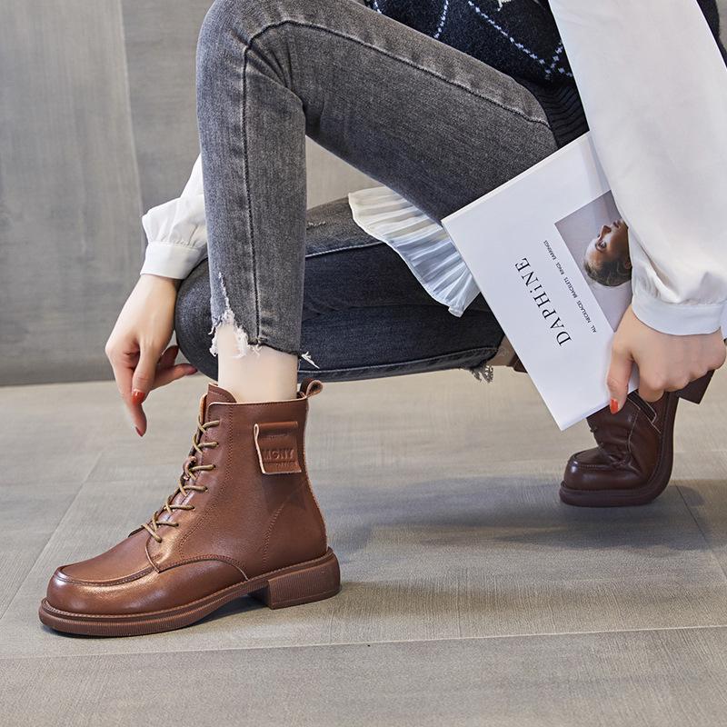 Molett Méretű Valódi Bőr Félvádli Bokacsizma Nőknek, Brit Stílusú, Ősz/Tél 2022, 41-43-as Méret.