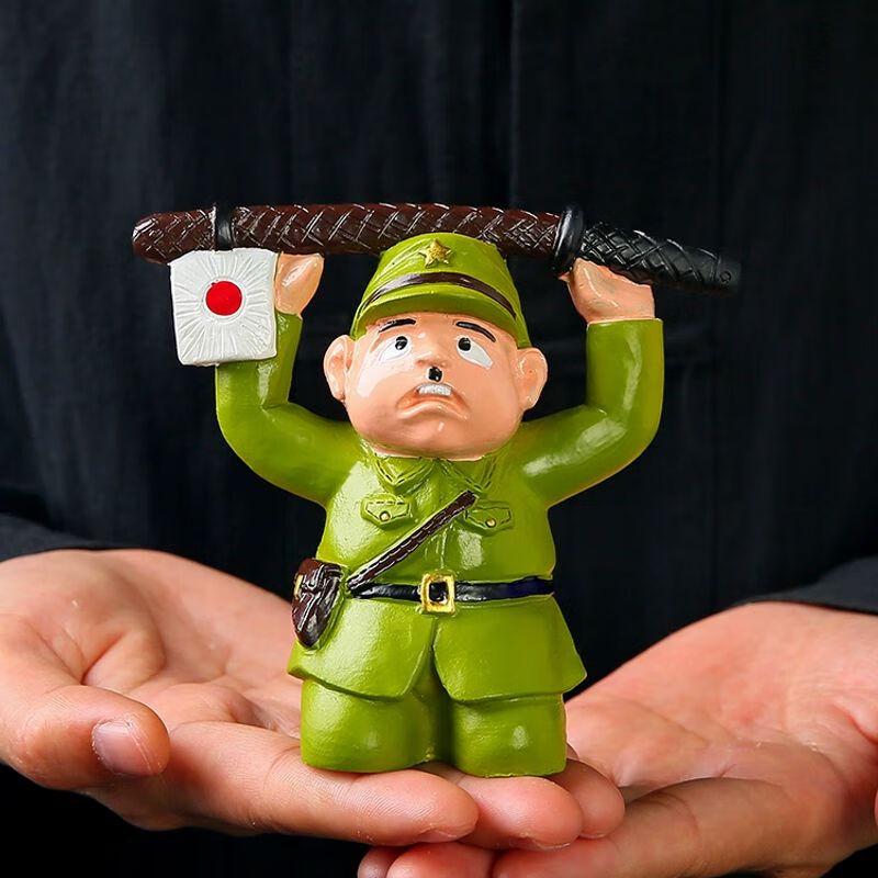 Surrendering Soldier Ceramic Tea Pet Ornament