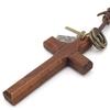 Drewniany wiszący ornament do samochodu, naszyjnik z krzyżem, religijny wisiorek z krucyfiksem na łańcuszku dla kobiet