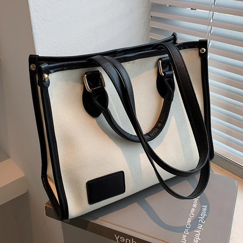 

Холщовая сумка OEM плиссированная кожа пэчворк сумка-тоут OEM сумка через плечо под мышку поколение 29X12X23cm