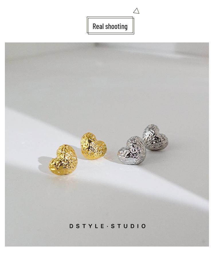 Korean Minimalist Metal Heart Stud Earrings - Light Luxury Design