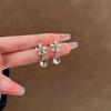 New Flower Hanging Earrings White Enamel Floral Acrylic Petals Crystal Imitation Pearl Dangle Earrings for Women brincos