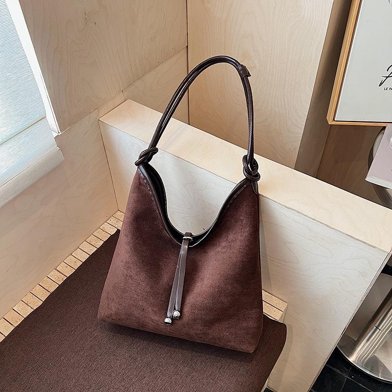 Frosted retro bag women's large capacity 2025 new autumn and winter versatile casual shoulder bag textured commuter tote bag